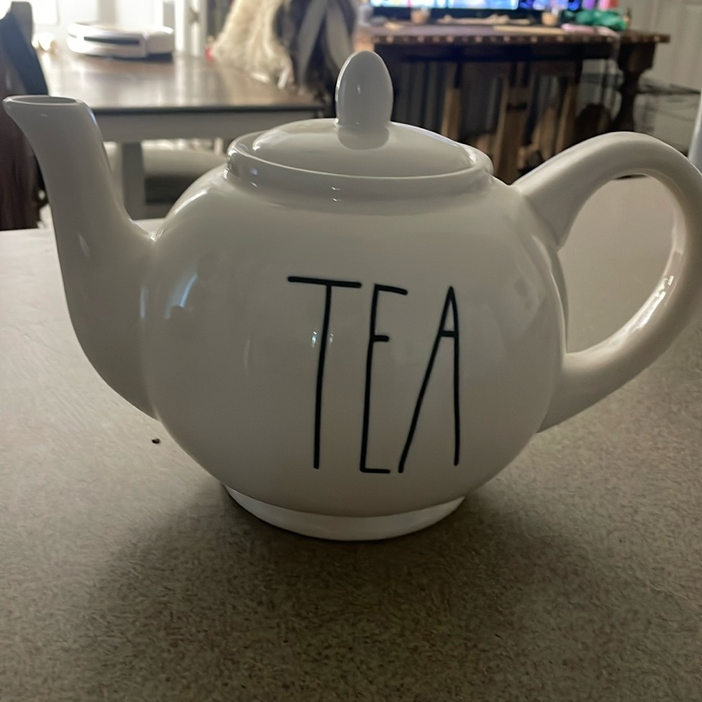 Rae dunn tea pot
